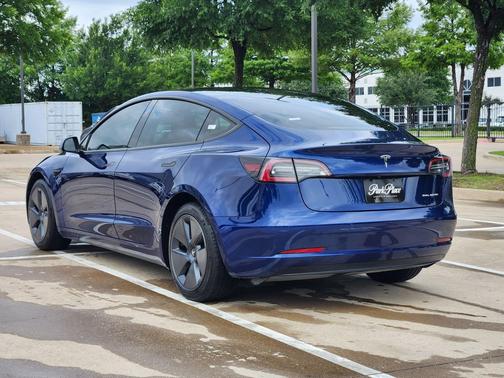 Deep Blue Metallic 2022 Tesla Model 3 Long Range