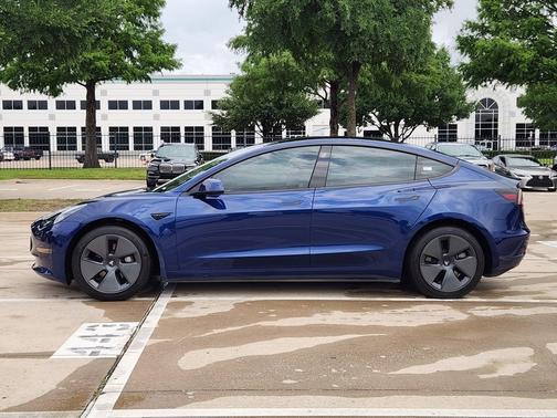 Deep Blue Metallic 2022 Tesla Model 3 Long Range