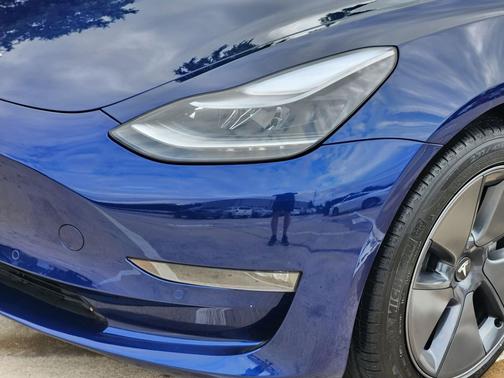 Deep Blue Metallic 2022 Tesla Model 3 Long Range