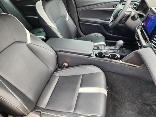 Ocean 2025 Toyota Camry SE