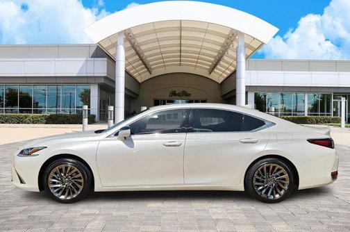 2025 Lexus ES 300h Luxury