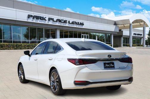 2025 Lexus ES 300h Luxury