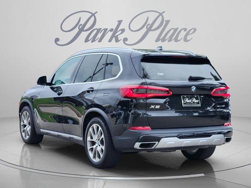 Black Sapphire Metallic 2020 BMW X5 sDrive40i