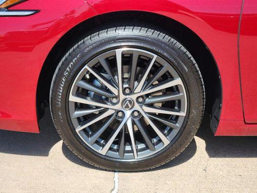 2025 Lexus ES 350 Base