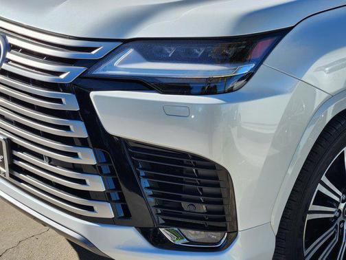 2025 Lexus LX 600 Luxury