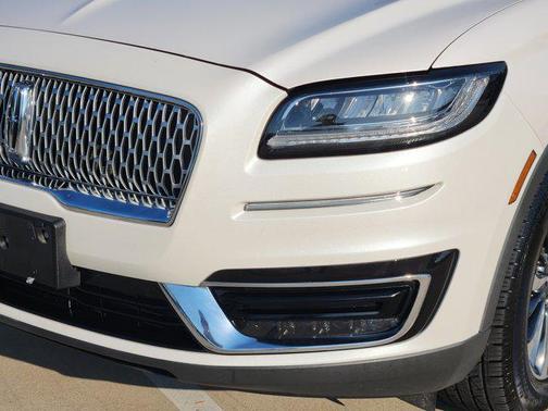 2019 Lincoln Nautilus Select