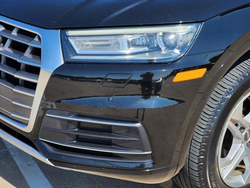 Black Metallic 2018 Audi Q5 2.0T Premium