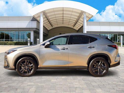 2026 Lexus NX 450h+ Luxury