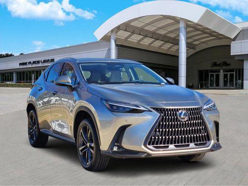 2026 Lexus NX 450h+ Luxury