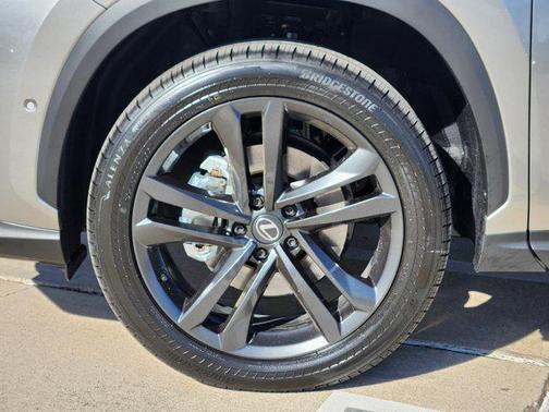 2026 Lexus NX 450h+ Luxury