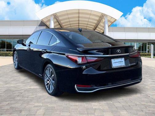 2020 Lexus ES 300h Premium