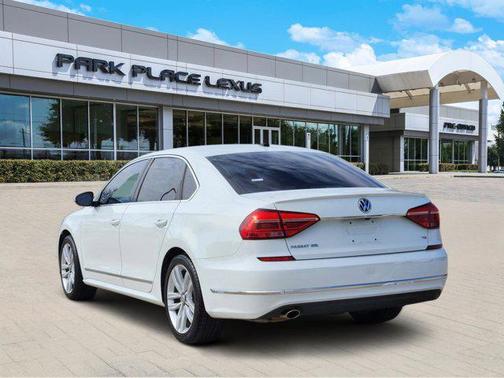 2016 Volkswagen Passat 1.8T SEL