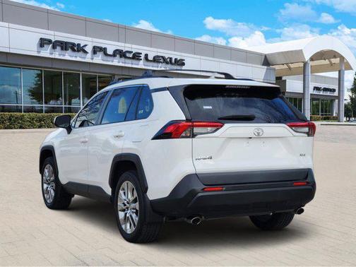 2020 Toyota RAV4 XLE Premium