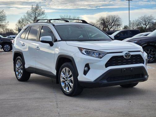 2020 Toyota RAV4 XLE Premium