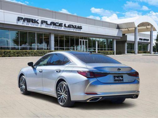 2025 Lexus ES 350 Base