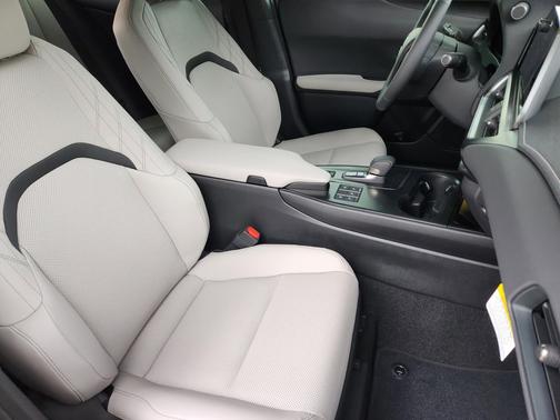 Caviar 2026 Lexus UX 300h Premium