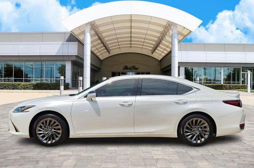 2025 Lexus ES 300h Luxury