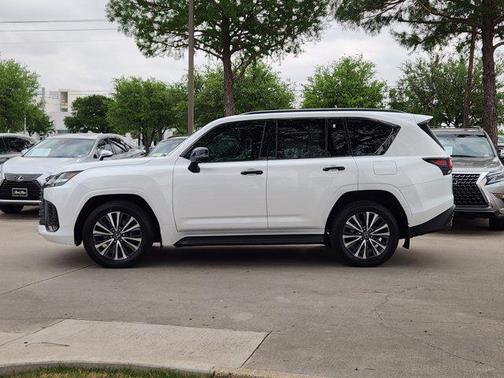 Eminent White Pearl 2024 Lexus LX 600 Premium