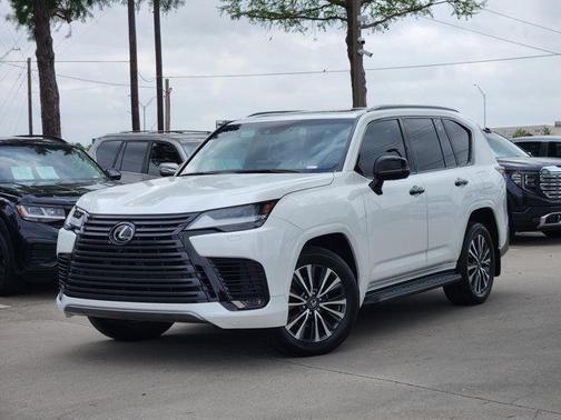Eminent White Pearl 2024 Lexus LX 600 Premium