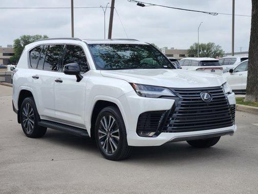 Eminent White Pearl 2024 Lexus LX 600 Premium
