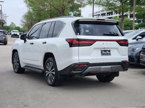 Eminent White Pearl 2024 Lexus LX 600 Premium