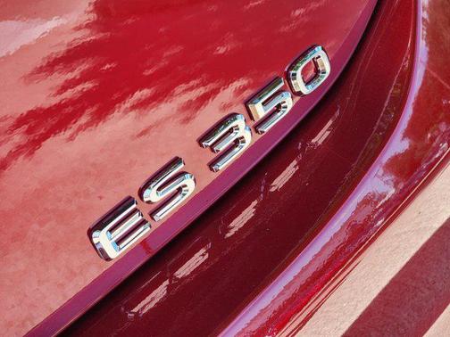 2025 Lexus ES 350 Base