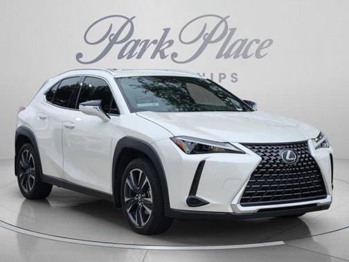 Eminent White Pearl 2025 Lexus UX 300h Base
