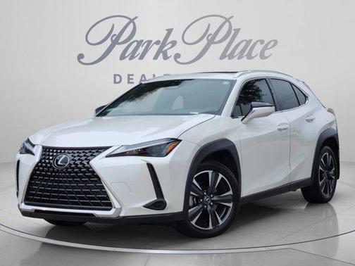 Eminent White Pearl 2025 Lexus UX 300h Base