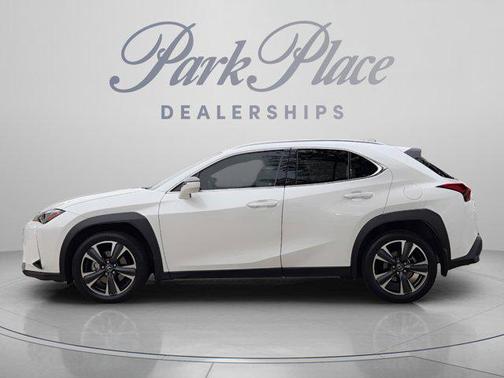 Eminent White Pearl 2025 Lexus UX 300h Base