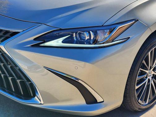 2025 Lexus ES 350 Base