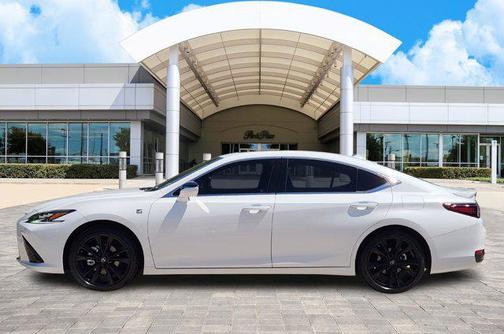 2024 Lexus ES 300h F SPORT Handling