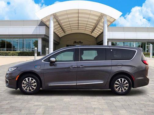 2022 Chrysler Pacifica Hybrid Limited