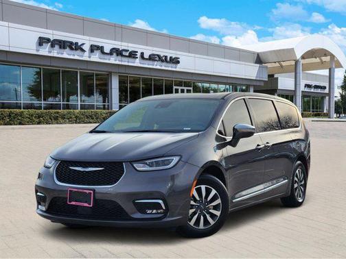 2022 Chrysler Pacifica Hybrid Limited