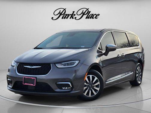 2022 Chrysler Pacifica Hybrid Limited