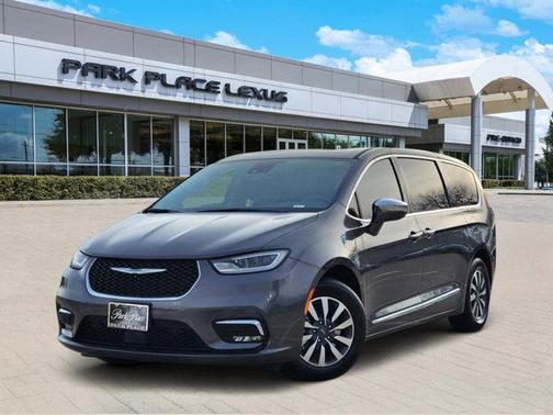 2022 Chrysler Pacifica Hybrid Limited