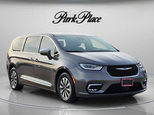 2022 Chrysler Pacifica Hybrid Limited