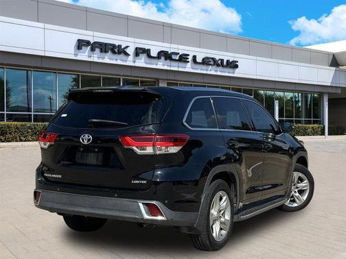 2017 Toyota Highlander Limited