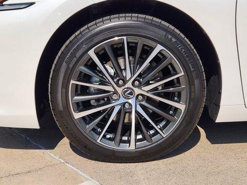 2025 Lexus ES 350 Base