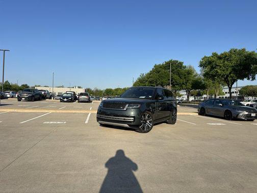 Belgravia Green Metallic 2023 Land Rover Range Rover P530 SE