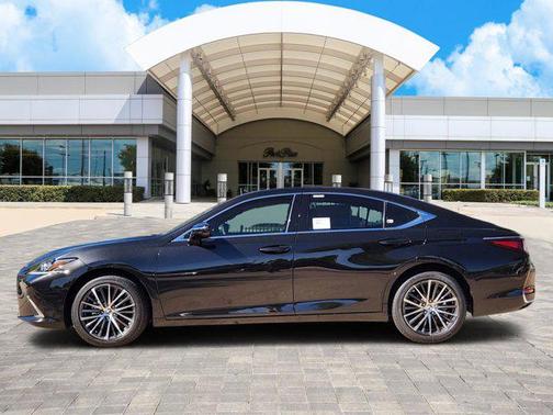 2025 Lexus ES 300h Base