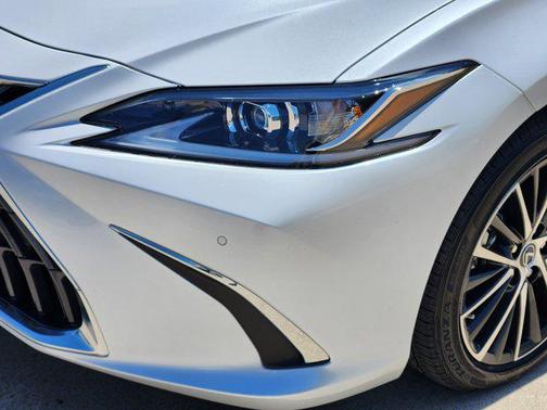 2025 Lexus ES 350 Base