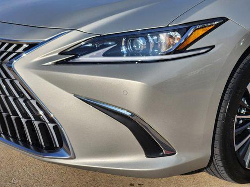 2025 Lexus ES 350 Base