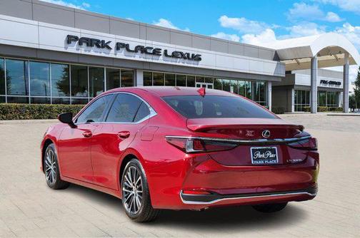 2025 Lexus ES 300h Base