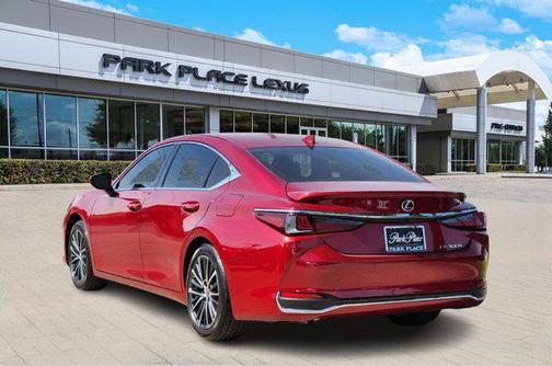 2025 Lexus ES 300h Base