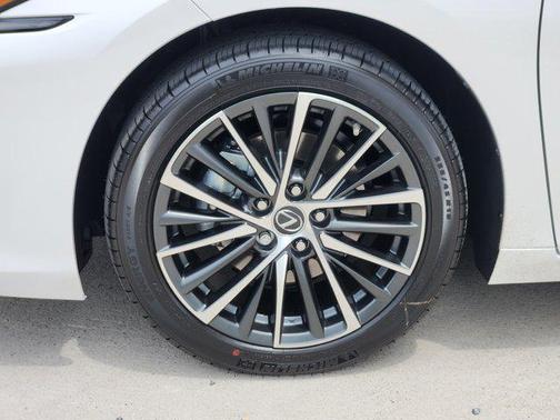 2025 Lexus ES 350 Base