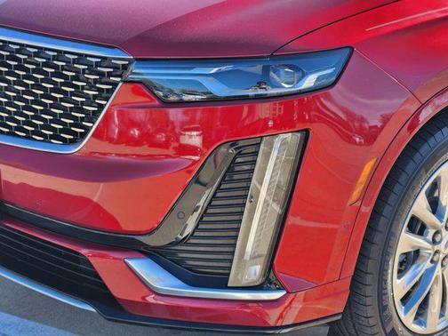 2022 Cadillac XT6 Premium Luxury FWD