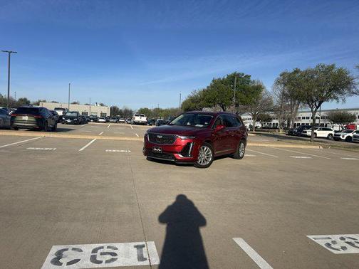 2022 Cadillac XT6 Premium Luxury FWD