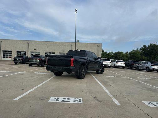 2024 Toyota Tundra Hybrid Platinum