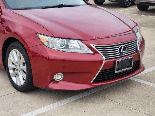 2015 Lexus ES 300h Base