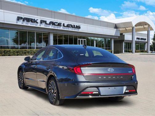 2022 Hyundai SONATA Hybrid Limited